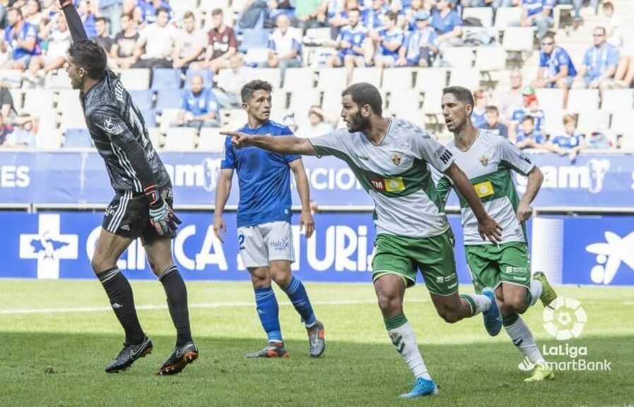 Yacine celebra un gol con el Elche al Real Oviedo / LFP