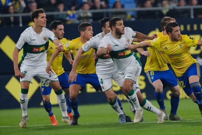 Partido entre Cádiz y Elche disputado en el Ramón de Carranza, correspondiente a la temporada 19-20 / LFP