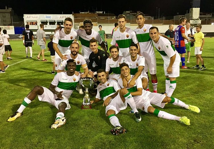 El Elche se lleva el Trofeo Ciudad del Vino / Elche C.F. Oficial