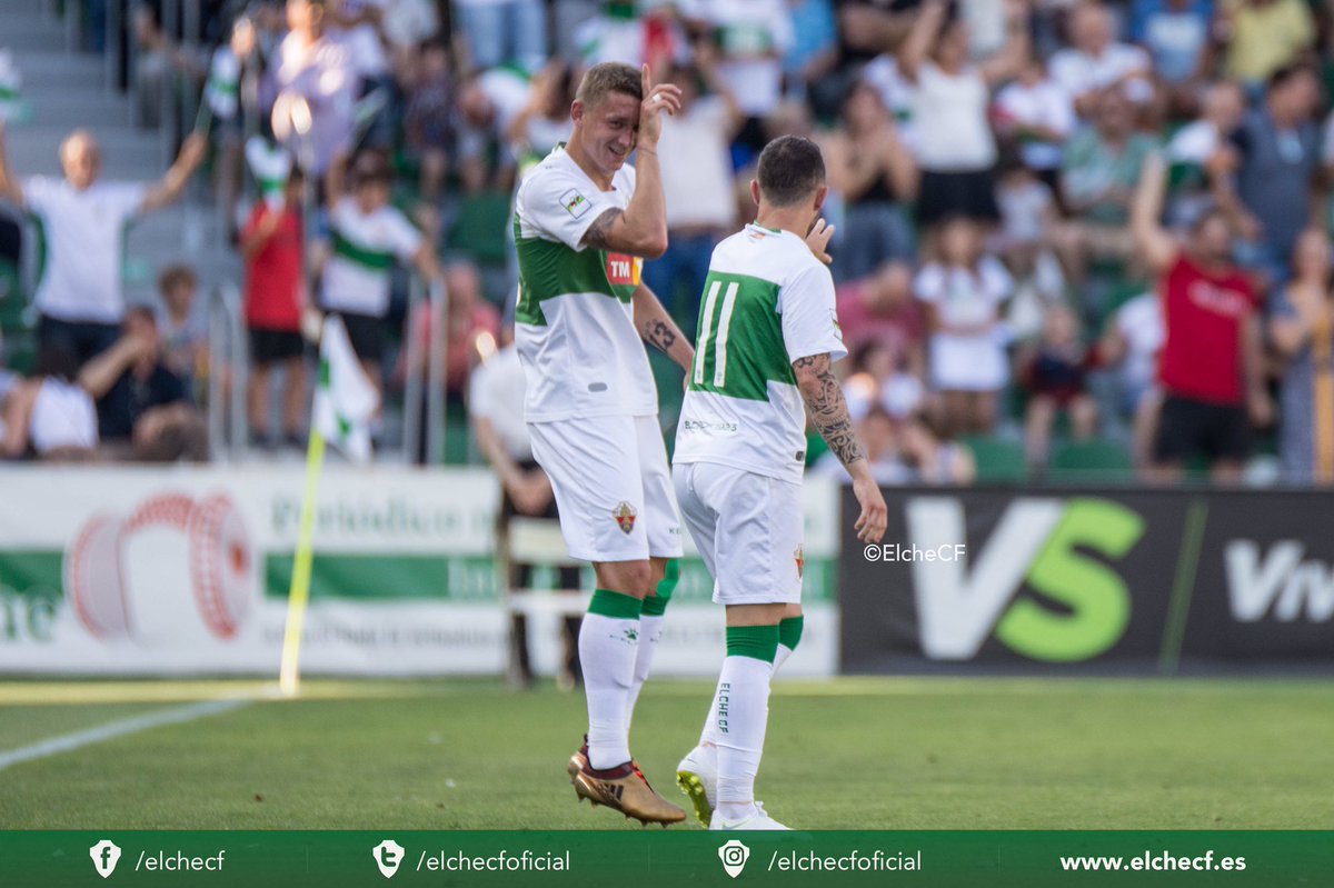 Zotko celebra un gol el pasado curso con Iván Sánchez / Elche CF - Sonia Arcos