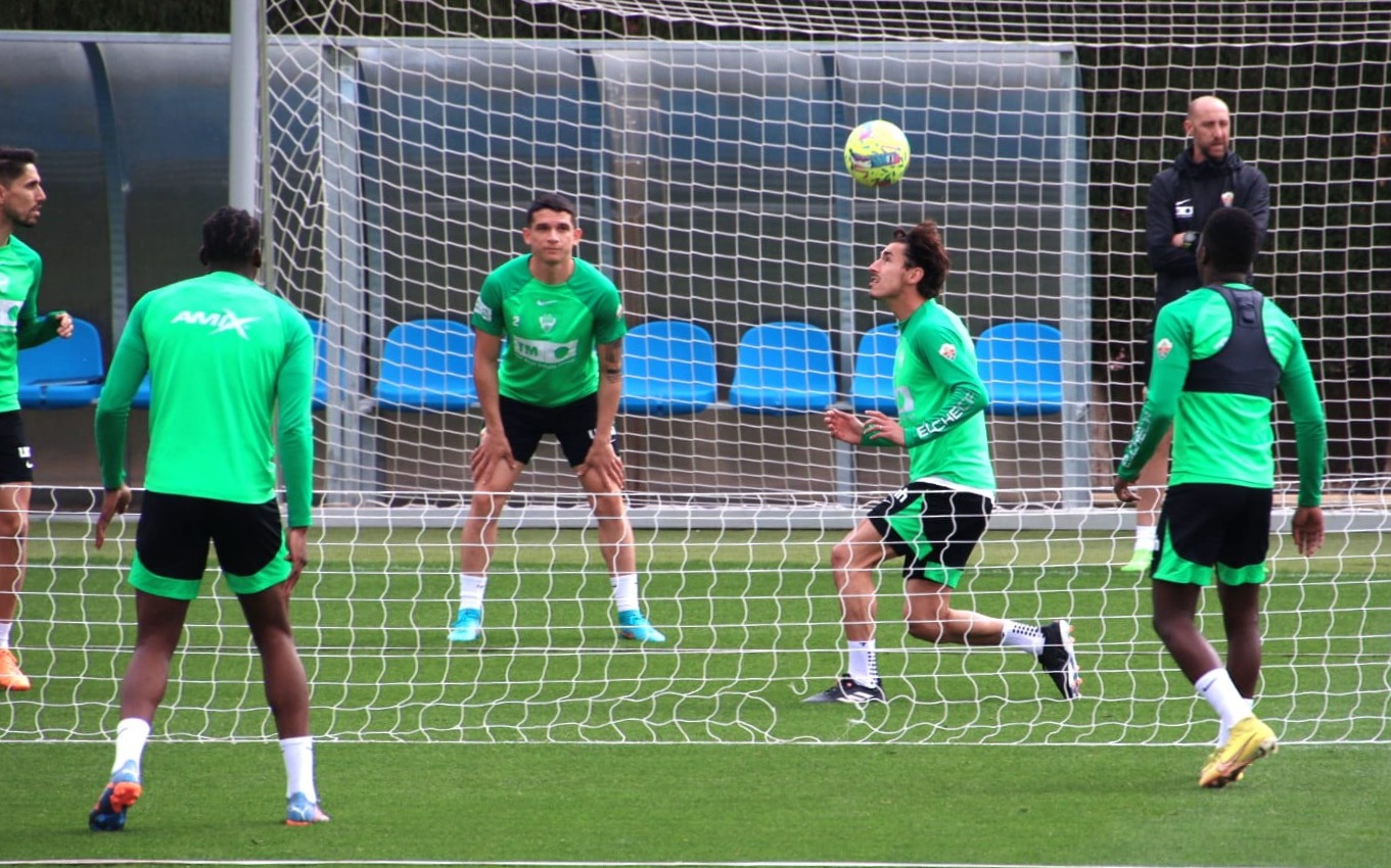 Fútbol tenis para disfrutar el momento | Elche Directo